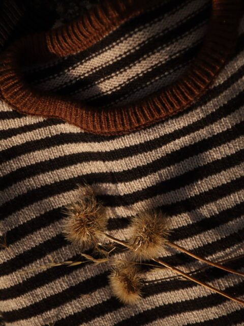 C’è un nuovo Fede online! Anzi, tre!
Questa è la versione definitiva: un filo diverso, 90% lana 10% cashmere e qualche cm più lunghi…
I due colori che mancano arriveranno, intanto sbirciate questo (caffè e Silver) e i suoi due bellissimi amici!
✨
