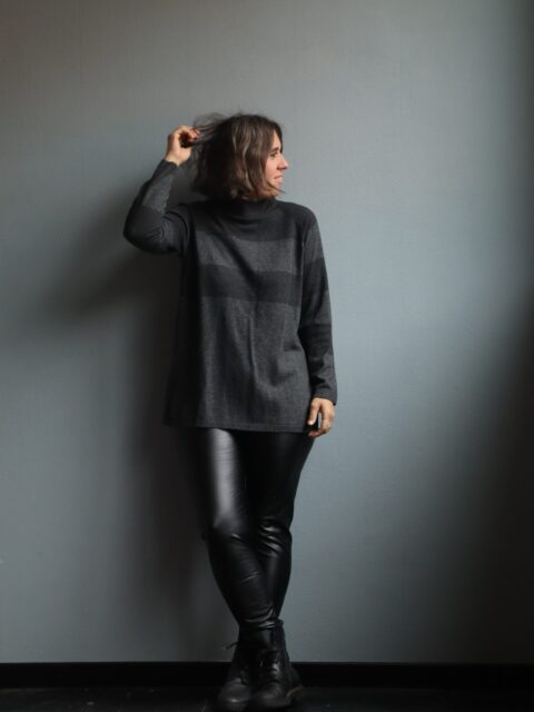 (Un po’) Dark time.

Sabine lavagna e londra
Goteborg cardigan fumo e nocciolina

Cashmerefolie — maglieria sostenibile prodotta in Italia, nel nostro maglificio artigianale.